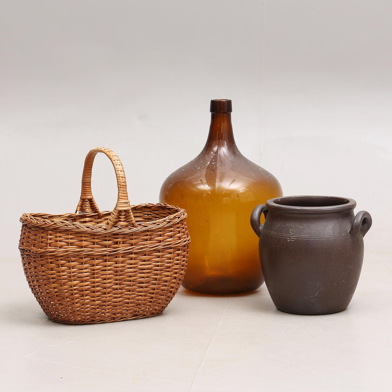 DAMEJEANNE, KRUS, samt KORG, 1900-tal.