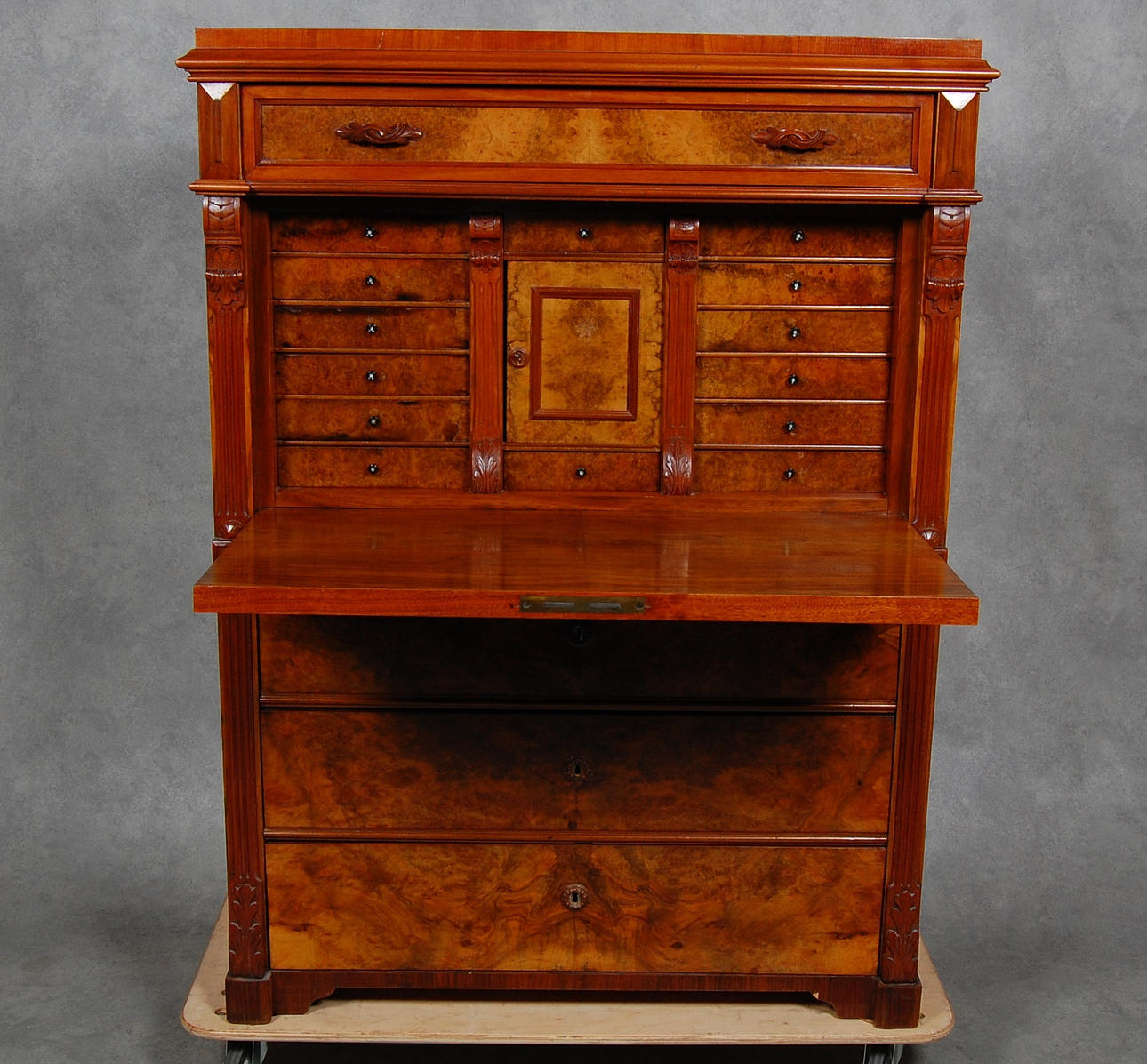 CHIFFONJE, 1800-tal.