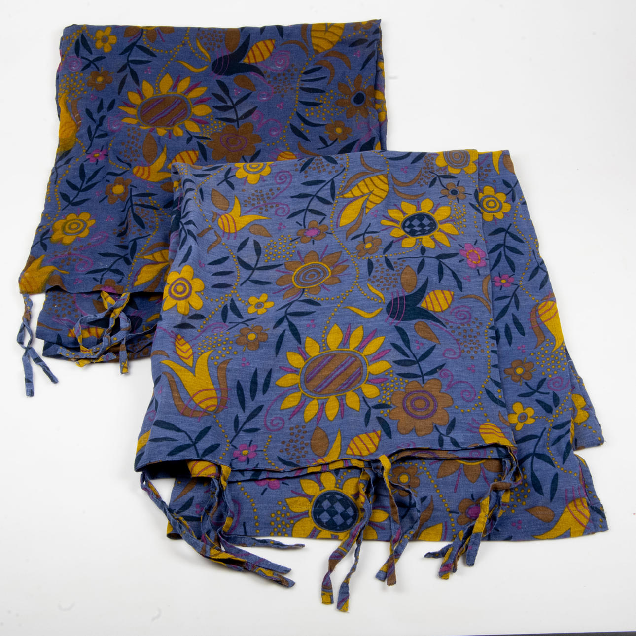 CURTAIN LENGTHS, 2 pieces, Gudrun Sjöden.