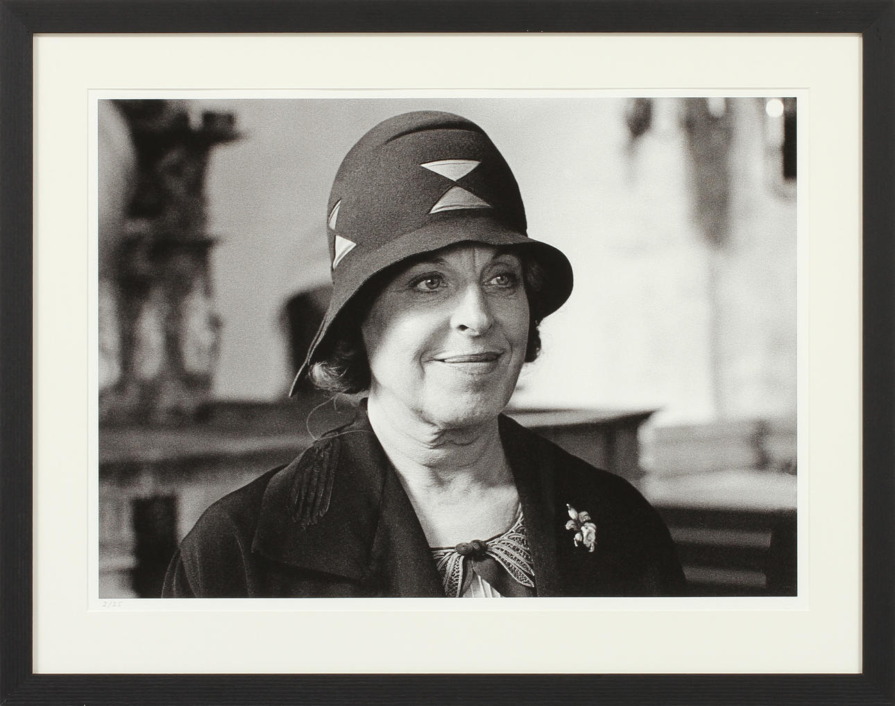 FOTOGRAFI, "Skådespelerskan Margareta Krook i Kära farmor". Pigmentbaserat HP Vivera-bläck, 2 av 25 numrerade exemplar, Bildbyrån Kamerareportage AB samlingar.