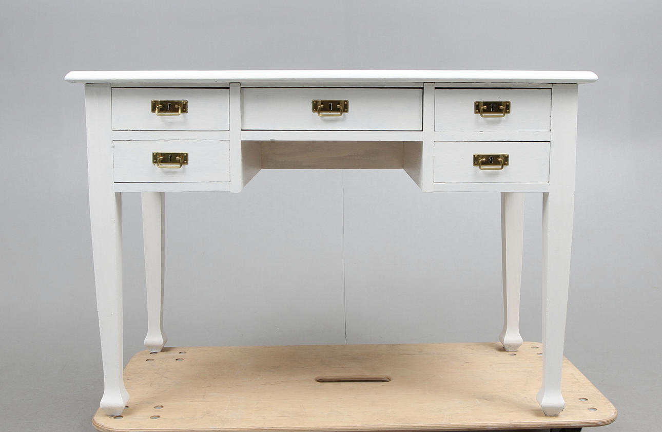 SKRIVBORD, jugend, vitmålat, 1900 talets början.