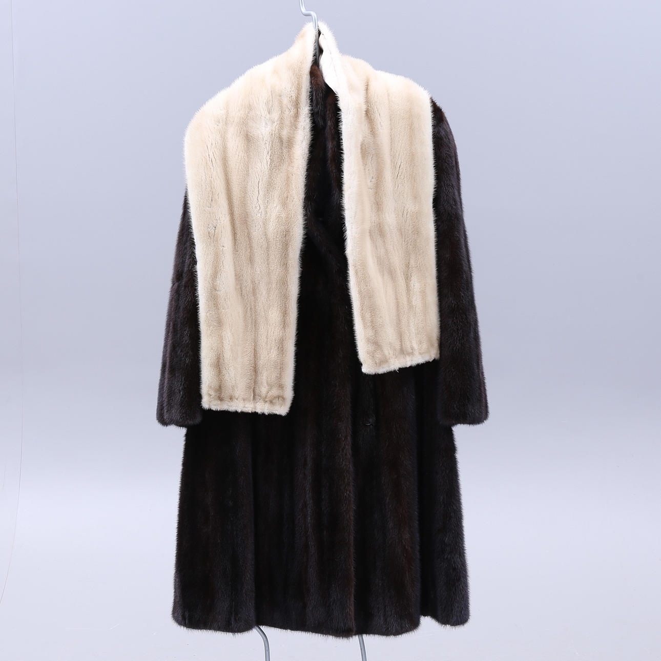 MINKPÄLS med lös KRAGE/SJAL.