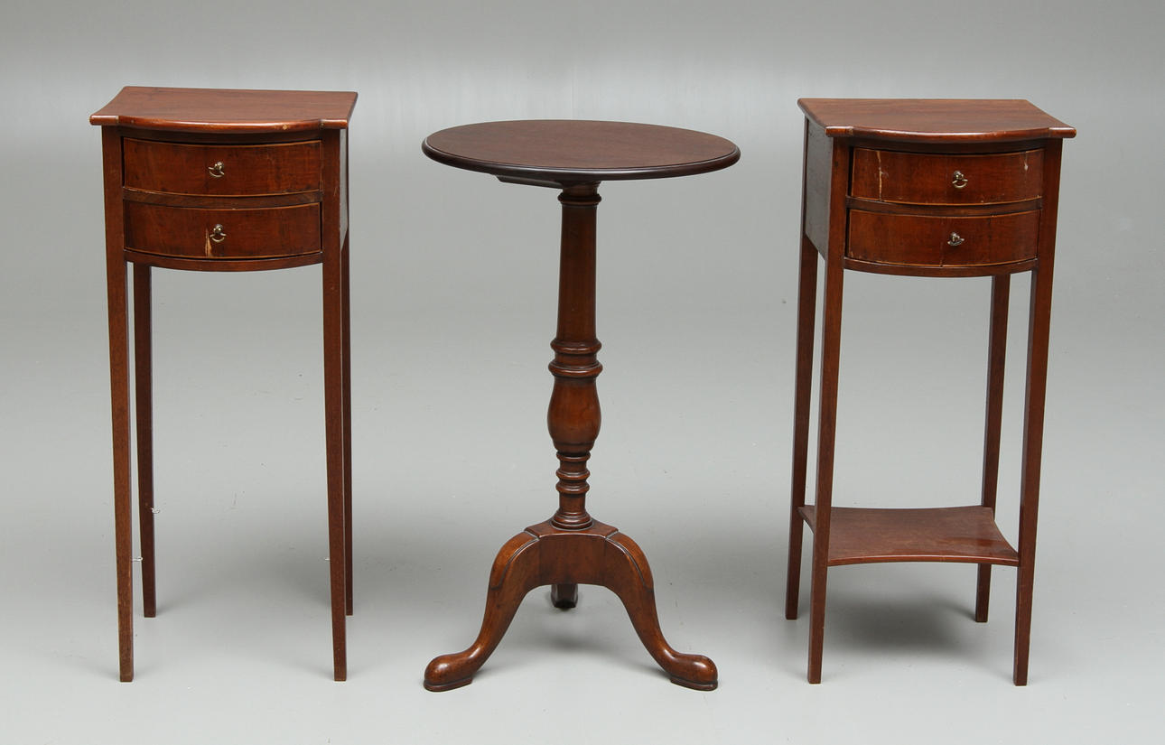 NATTDUKSBORD, 1 par, BORD, engelsk stil, 1900-tal.