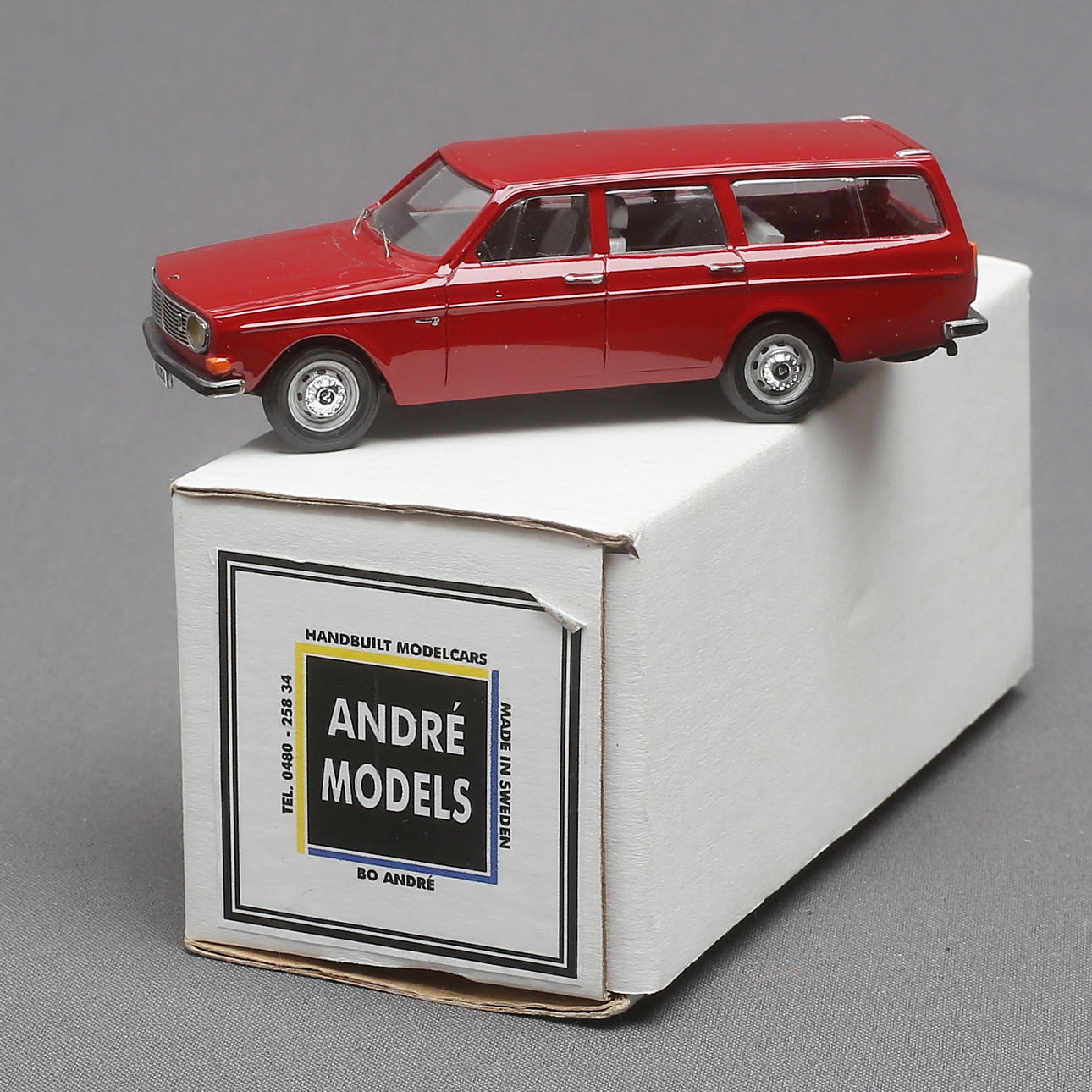 ANDERE Modelle Volvo 145 Kombi, ORIGINALKARTON.