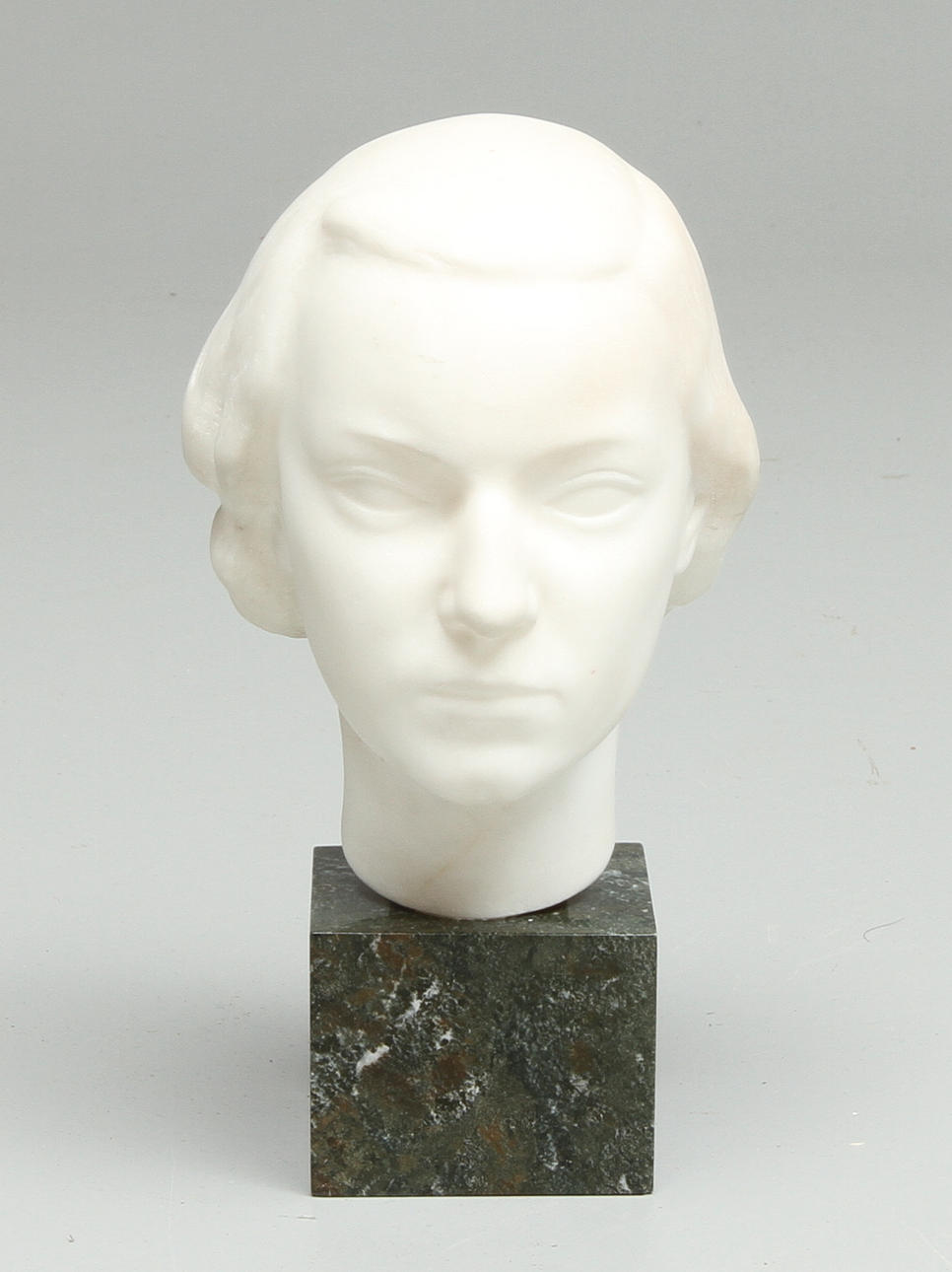 RAGNAR KARL NYSTEDT. Portättbyst, marmor, 1900-tal.