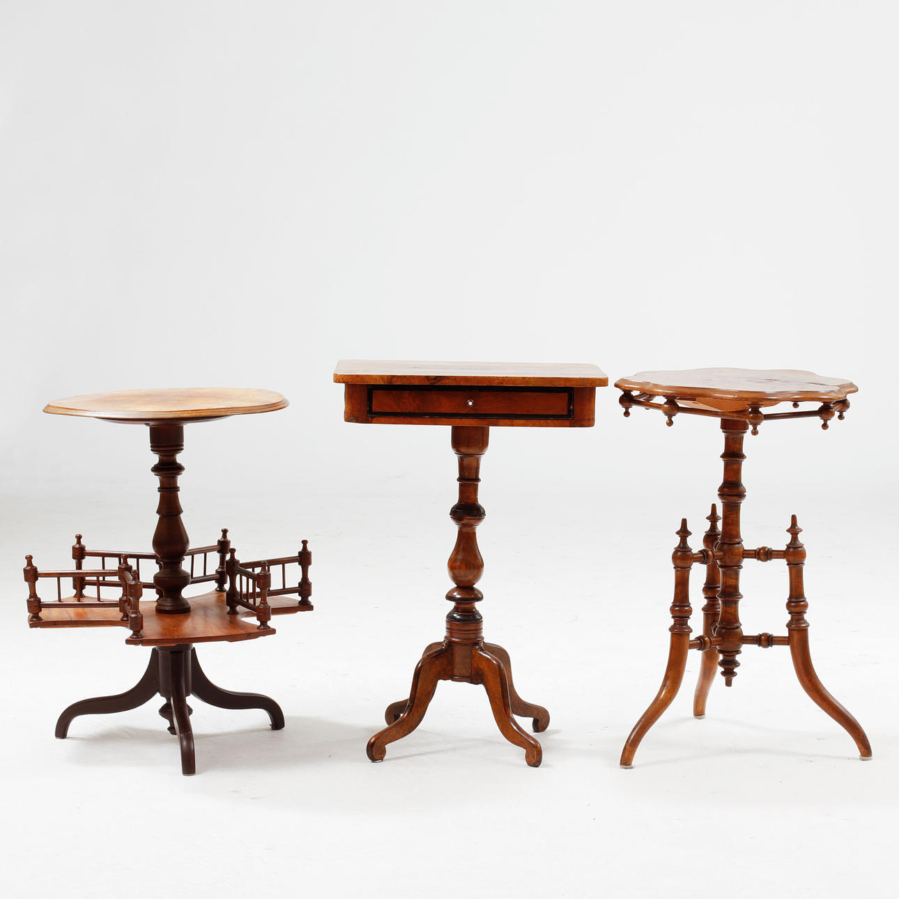 LIBRERO, MESA DE COSER, MESA DE RELIEVE, 18-1900.