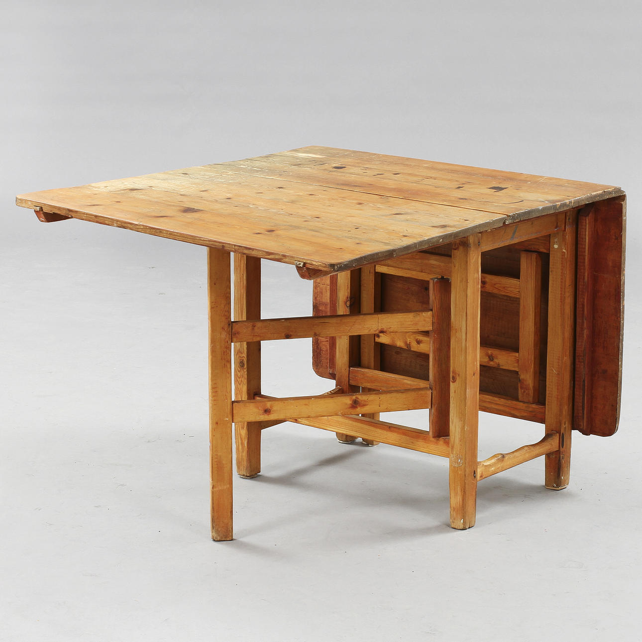 SLAG TABLE, 1800s. Furniture - Tables - Auctionet