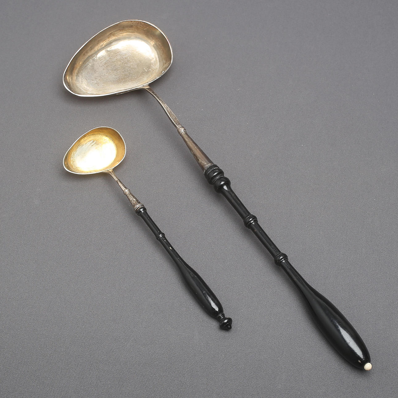 SOPPSLEV, SÅSSLEV, silver med svärtade träskaft, 1800-tal.