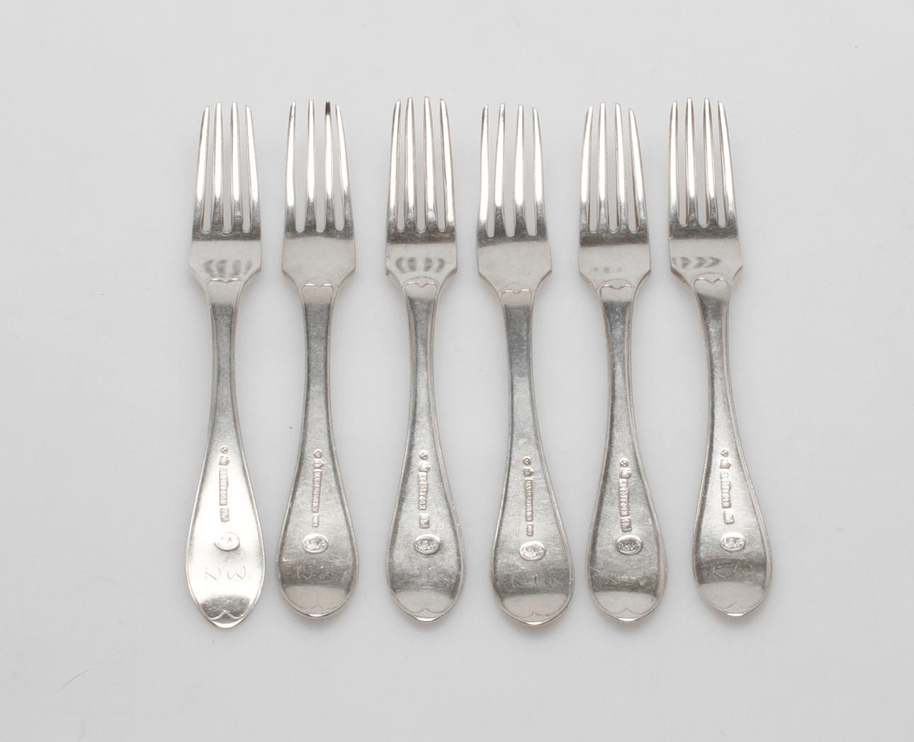 GAFFLAR, 6 st, silver, Adolf Sjöbeck Lund 1822 samt Jöns Dahlgren Lund 1834, vikt ca 375 gram.