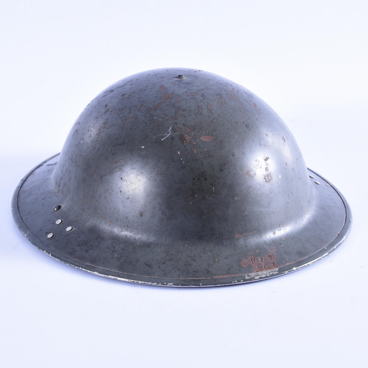 HJELM, sandsynligvis WWII, England.