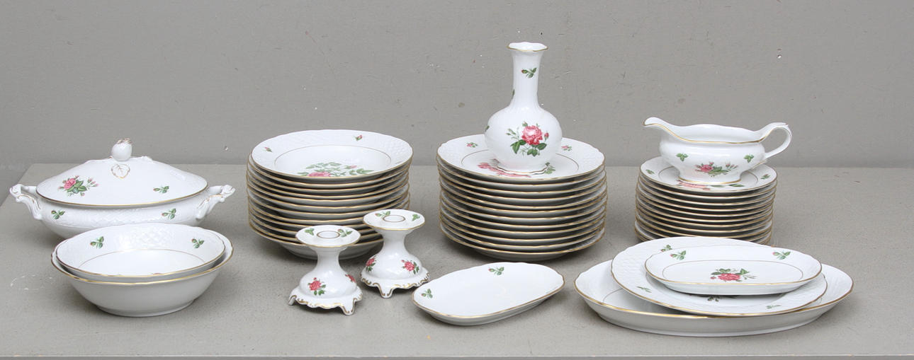 MATSERVIS, 46 delar, Pierre-Joseph Redouté, Les Roses Classiques, Schumann Arzberg.