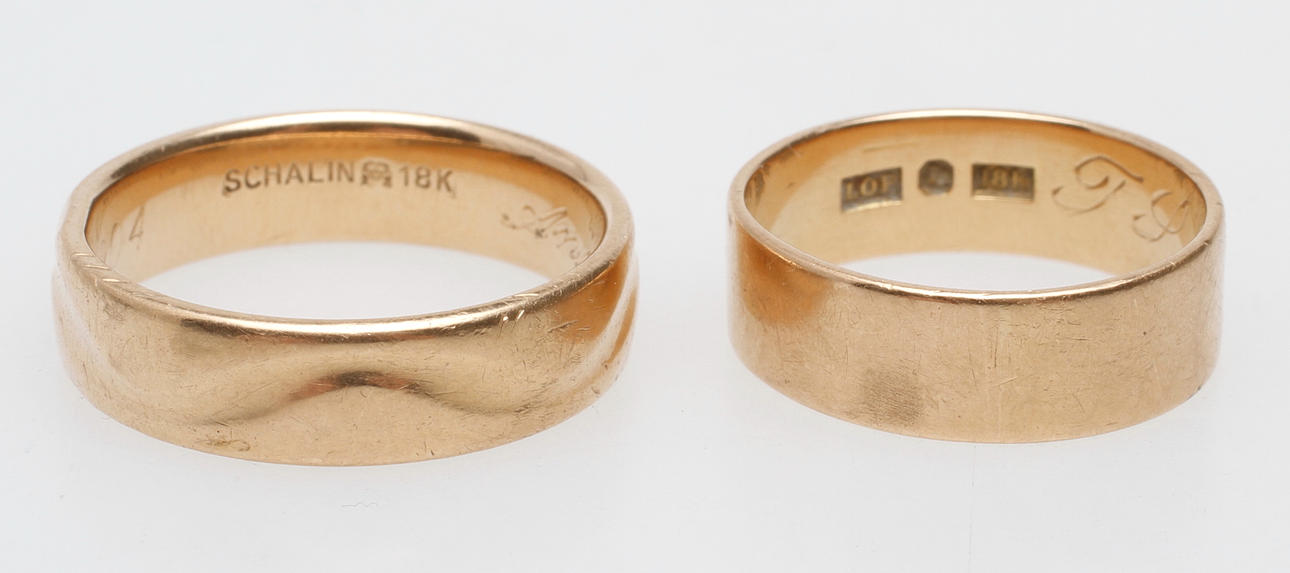 RINGAR, 2 st, 18k guld, vikt ca 14,4 gr.