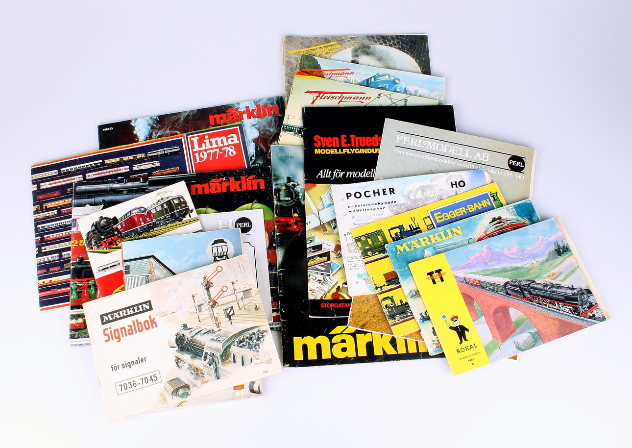 KATALOGER, 17 st, om modelltåg.