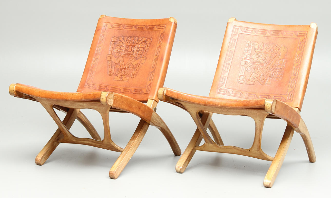 FÄLLSTOLAR, 1 par, sitsar i läder. 1900-tal.