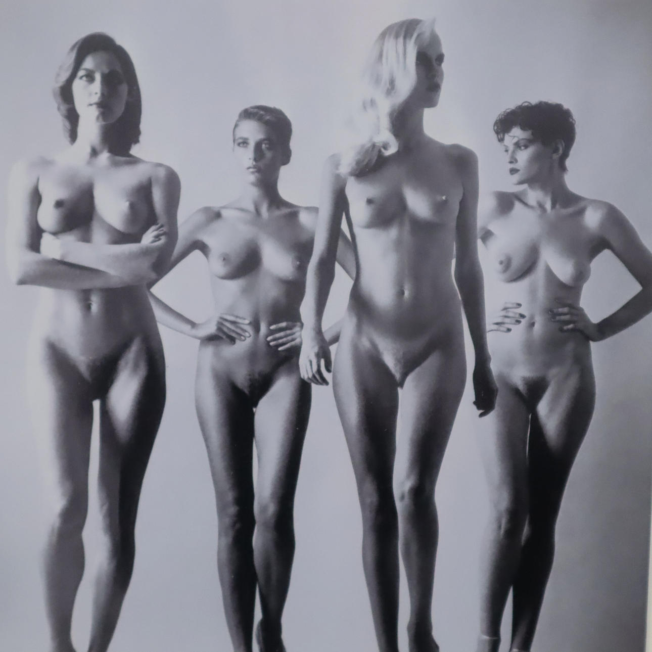 NEWTON, HELMUT. "De kommer", Paris 1981, offsettryk.