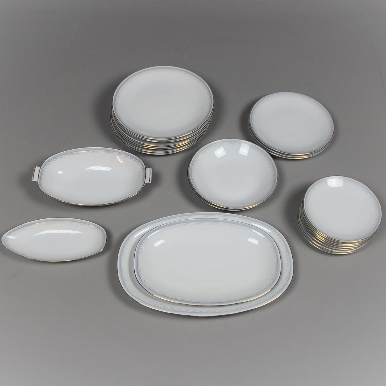 SERVISDELAR, 24 st "cosmos", Rörstrand.