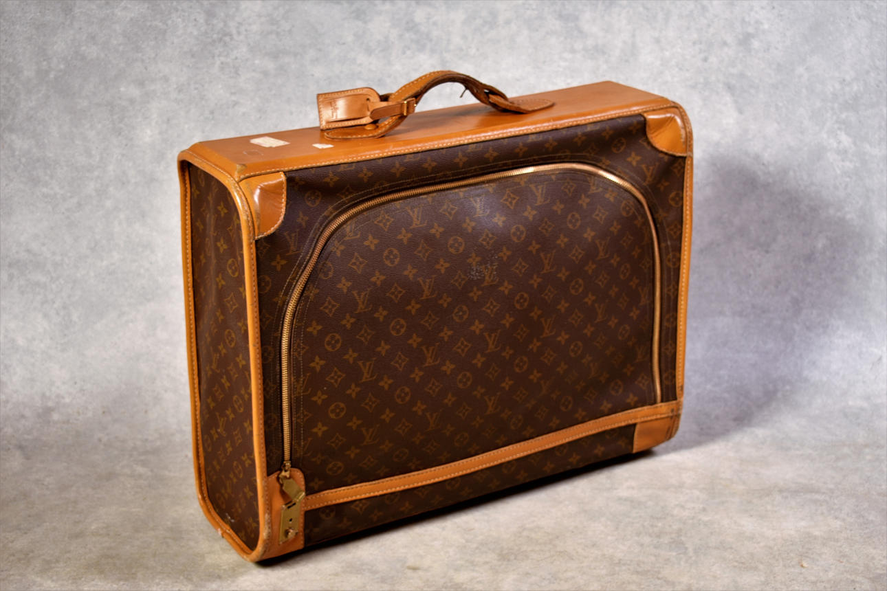 maleta vintage LOUIS VUITTON.