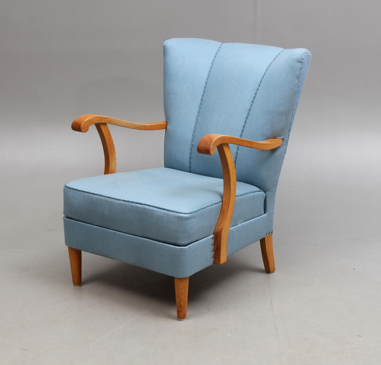 KARMFÅTÖLJ, 1900-talets mitt.