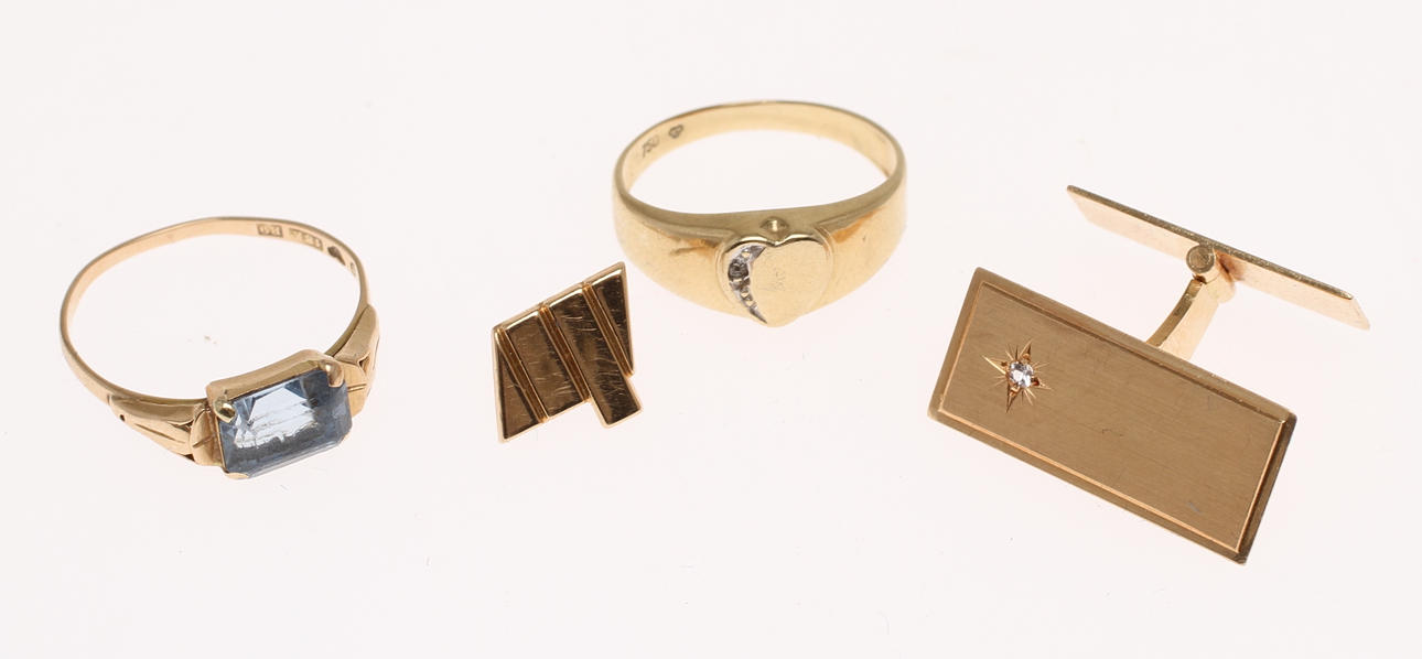 PARTI GULD, 4 delar, 18k guld. Tot vikt 8,1g.