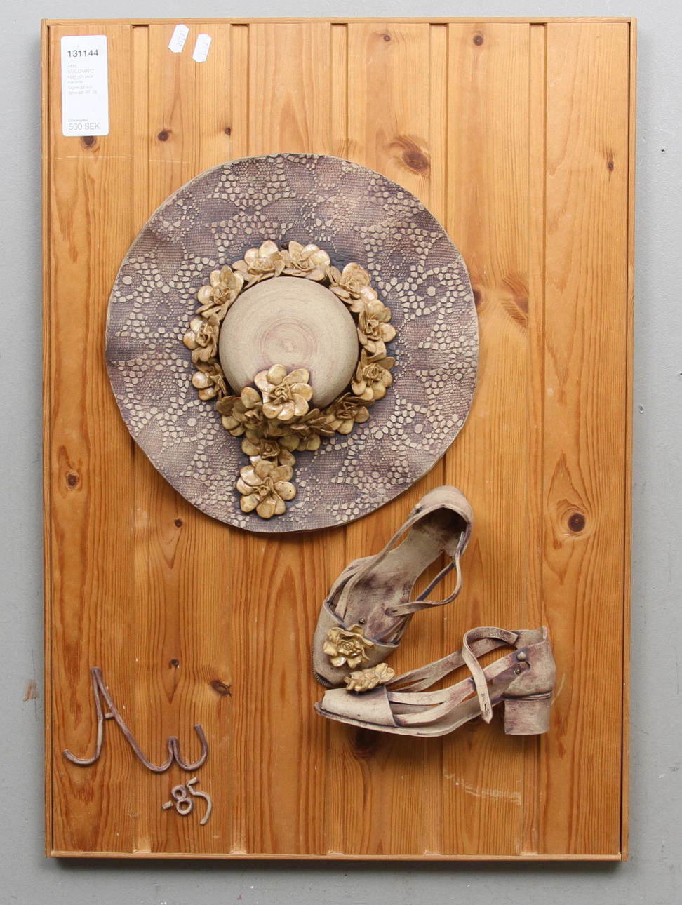 AMIE STÅLCRANTZ. Hatt och skor. Keramik. Signerad och daterad -85.