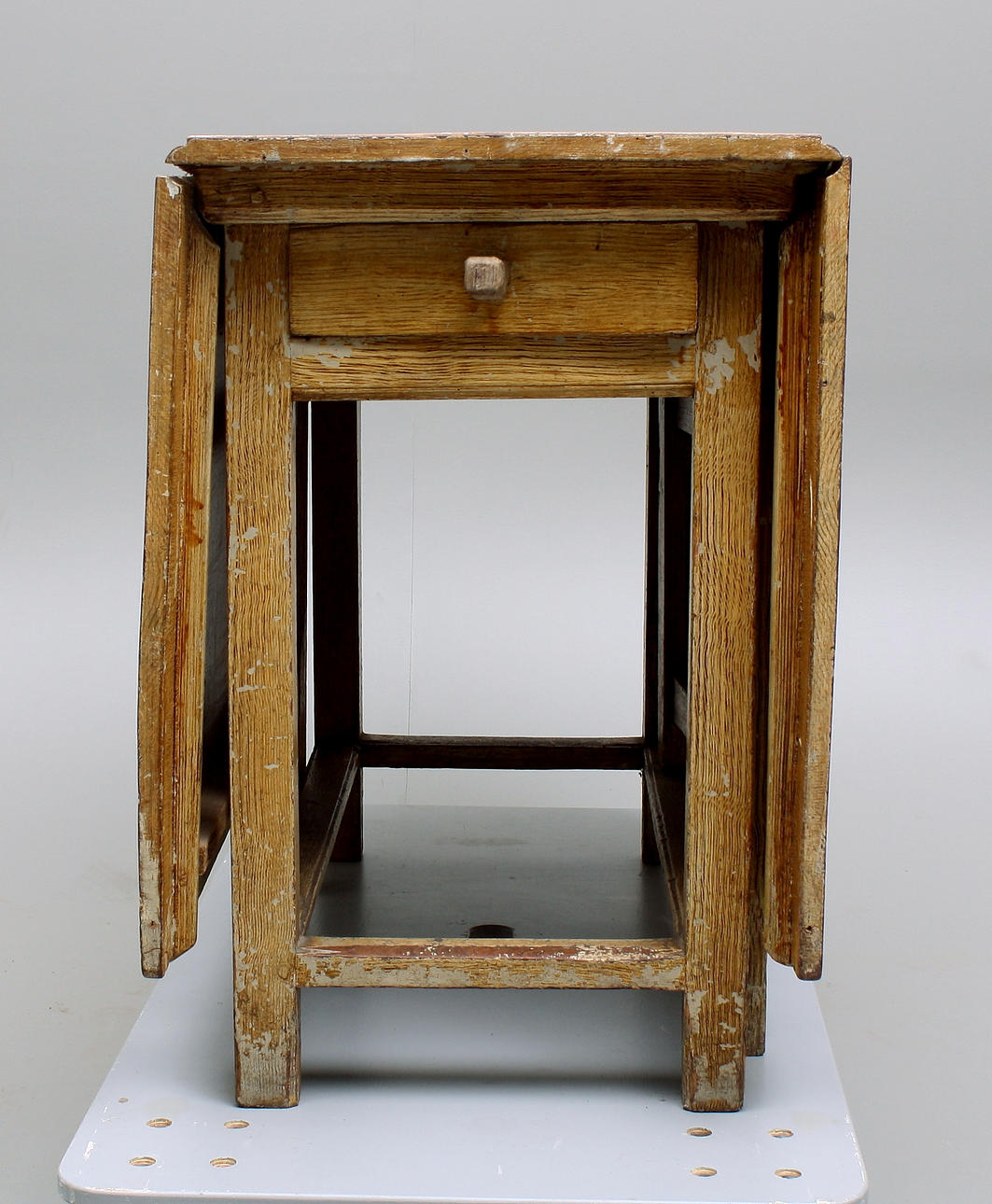 PATCH TABLE, wood, folklore 19th century. Furniture - Tables - Auctionet