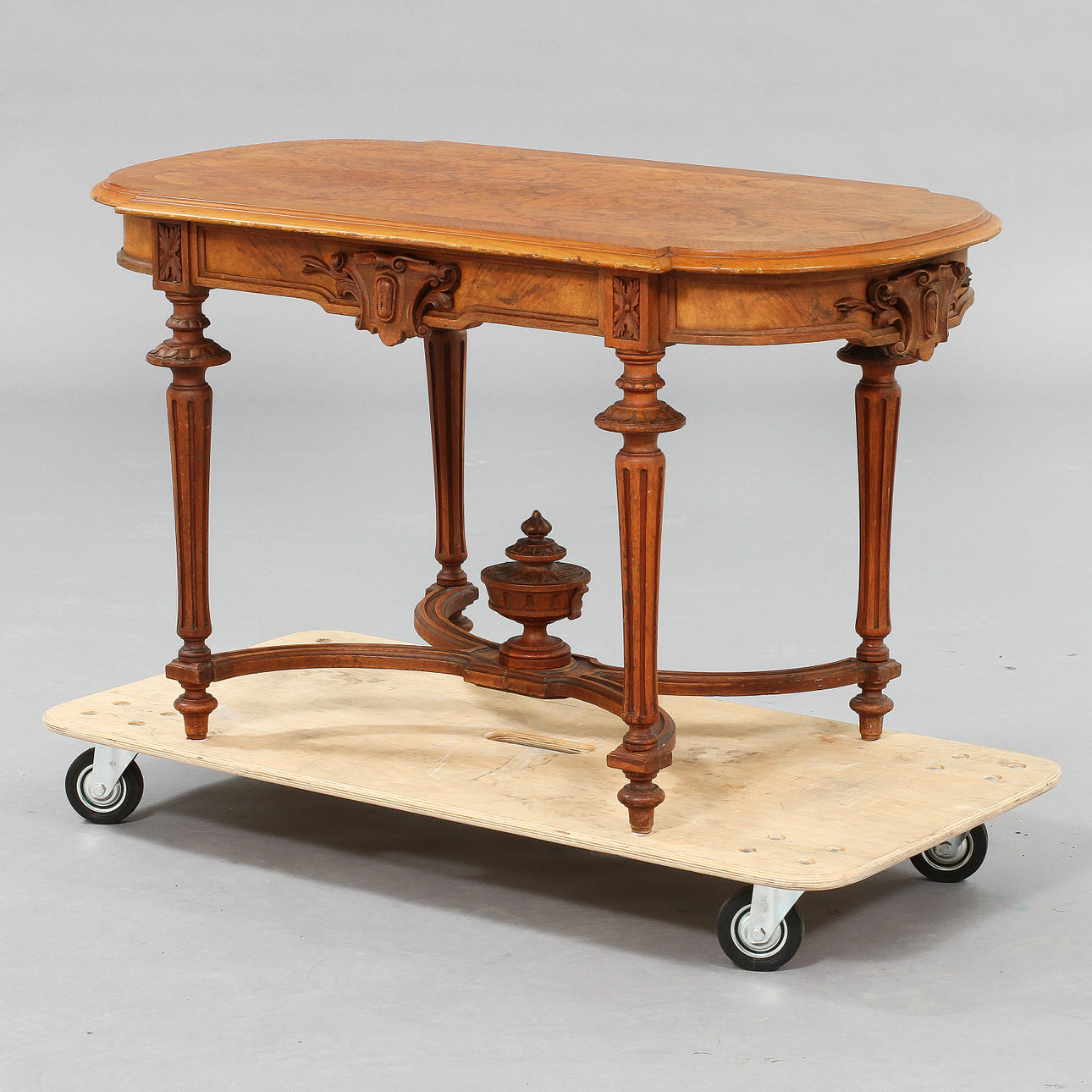 BORD, nyrennäsans, 1800/1900-tal.