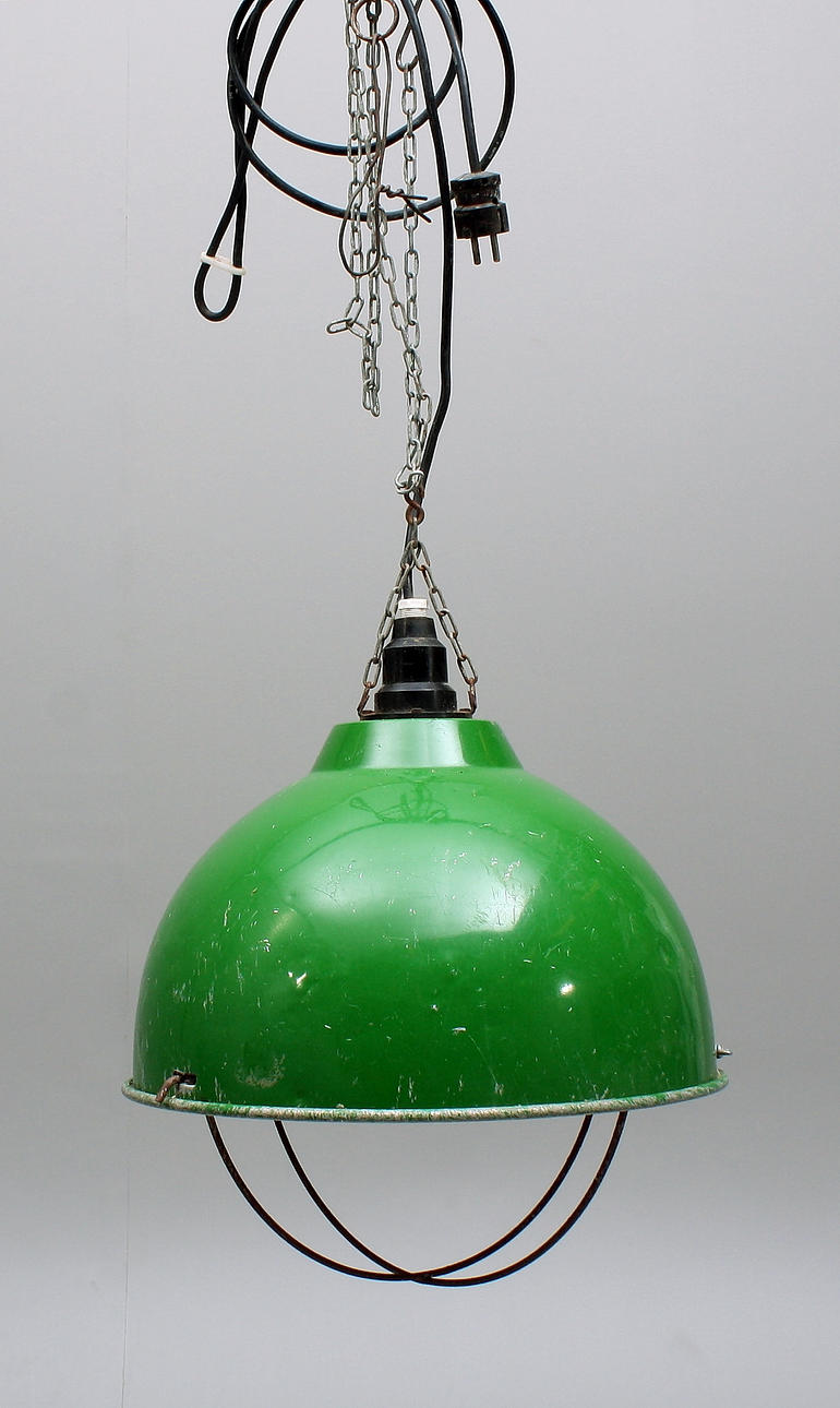 INDUSTRILAMPA/GRISLAMPA, höjd 73 cm.