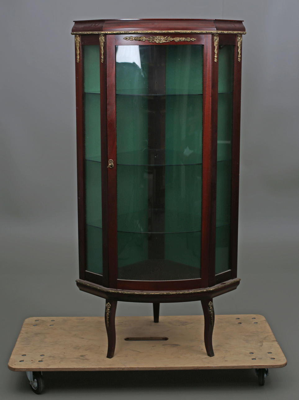 HÖRNVITRINSKÅP, rokokostil, 1900-talets mitt.