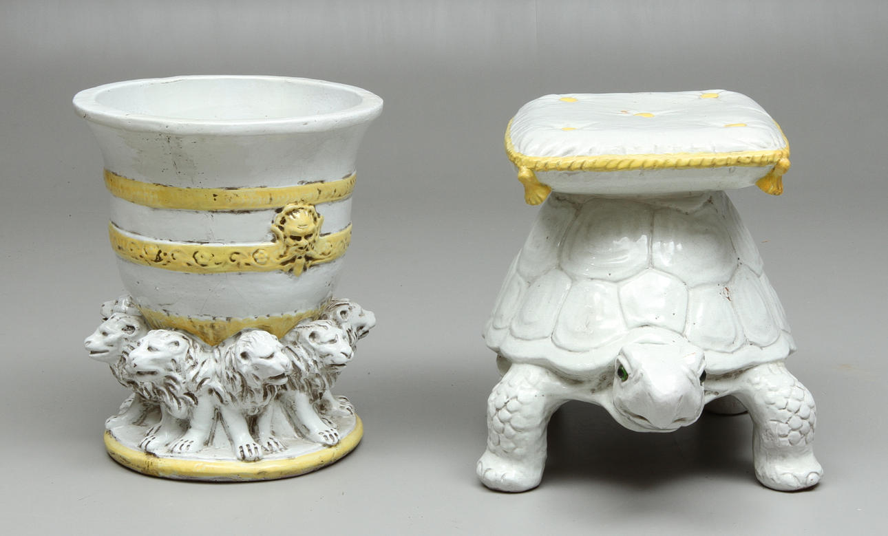 TRÄDGÅRDSPALL, URNA, keramik, 1900-tal.