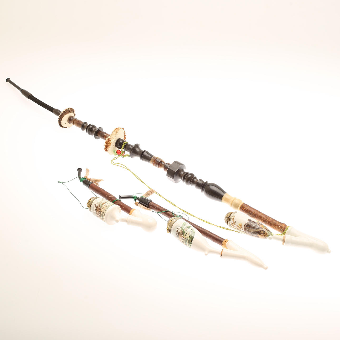 RYGERØR, 3 stk., porcelæn, træ.