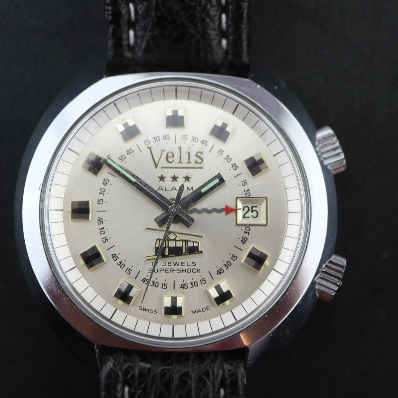 VELIS ALARM HERRENARMBANDUHR.