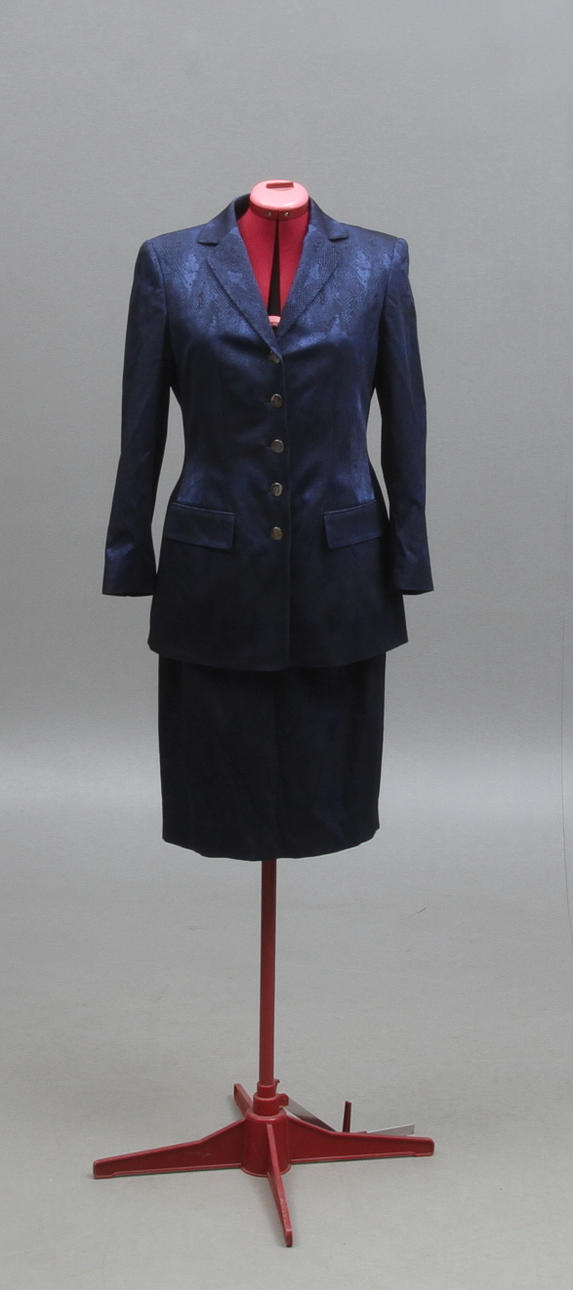SUIT, Escada.