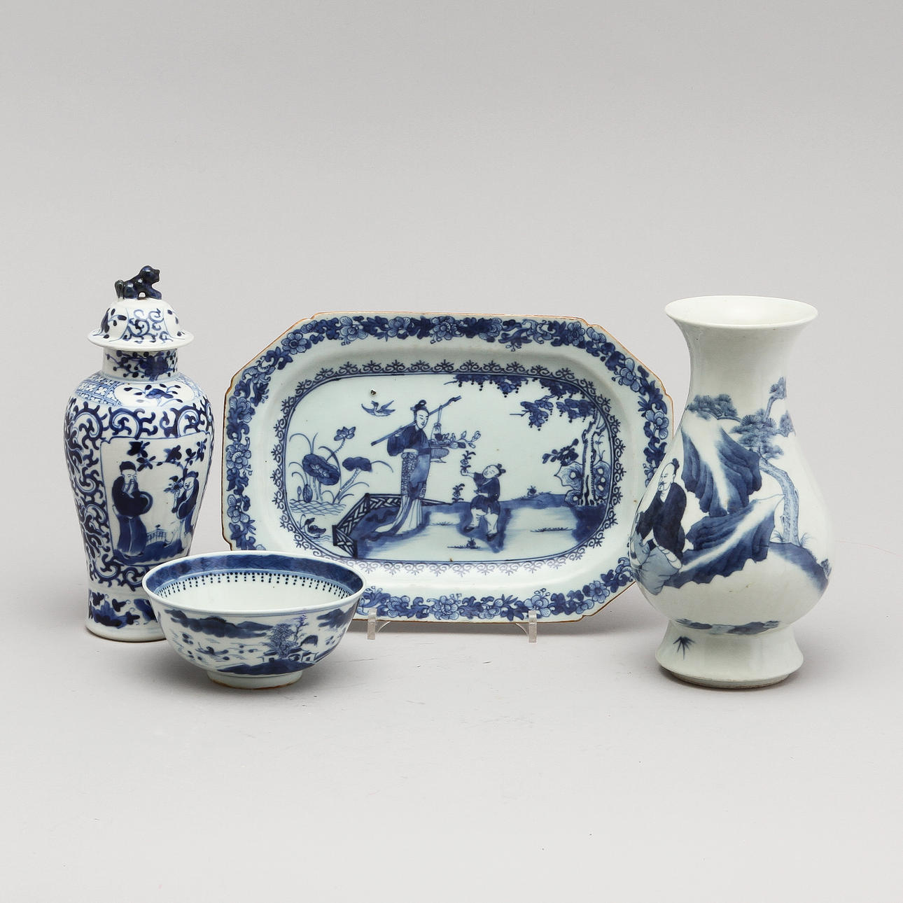 PARTI PORSLIN, 4 delar, Kina, 1700 och 1800-tal.