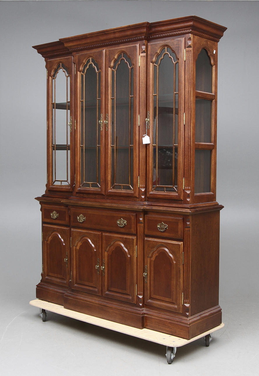 SKÅP, Engelsk-stil, 1900-talets andra hälft.