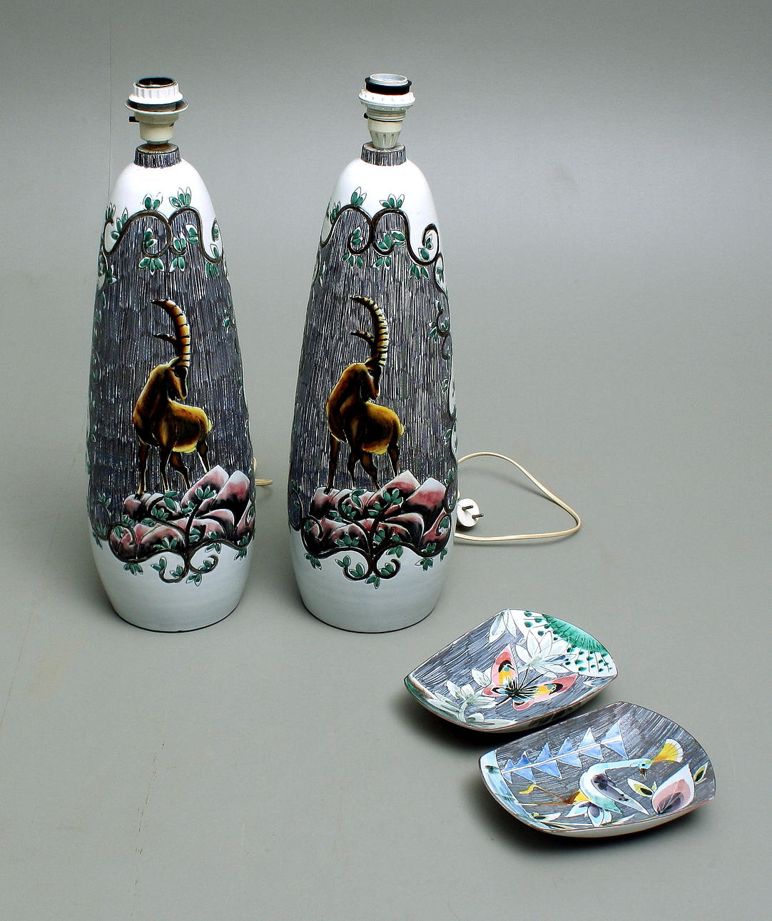 GOLVARMATUR, ett par, keramik, troligen Tilgmans + SKÅLAR, 2 st, Tilgmans.