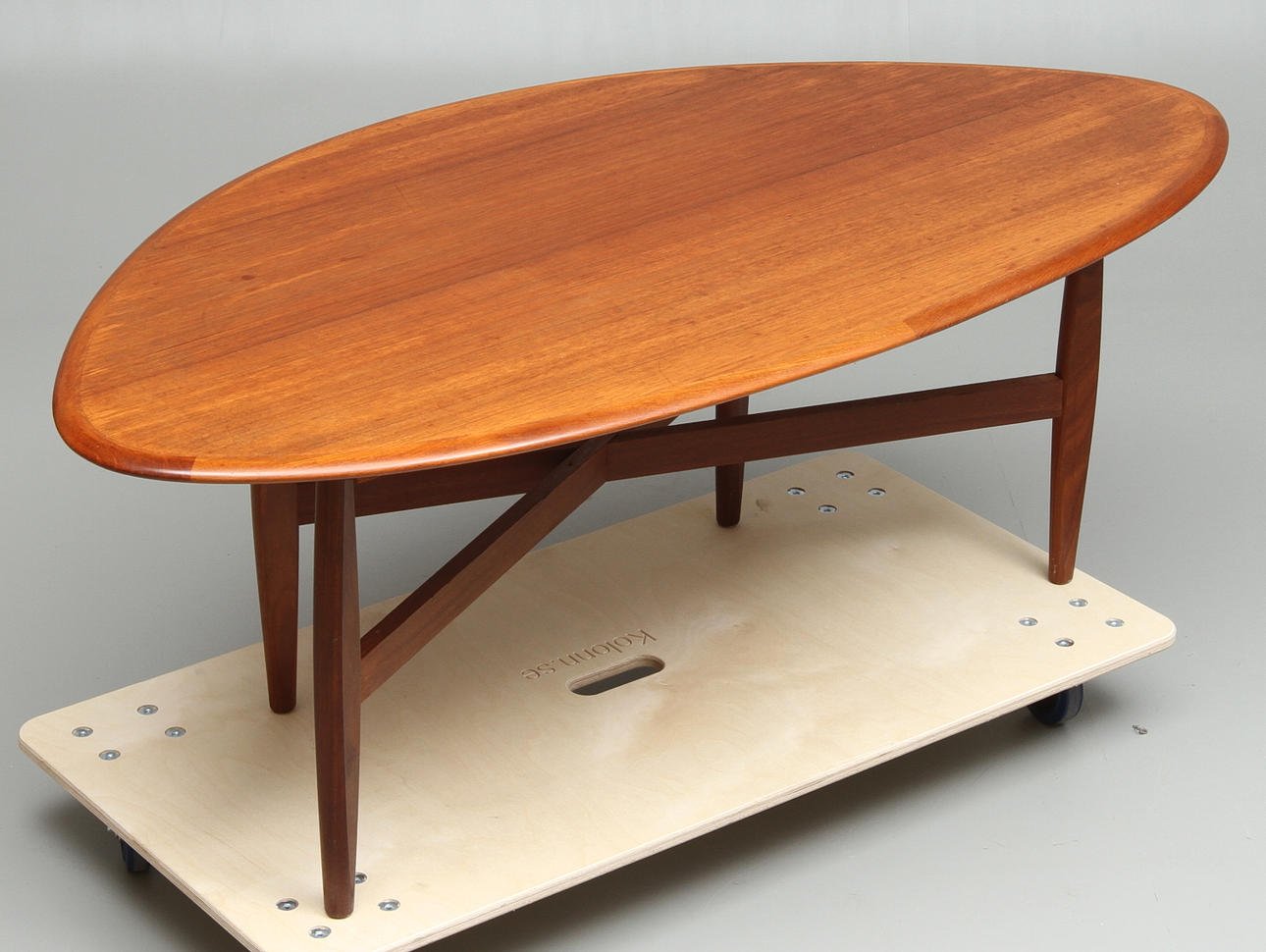 SOFFBORD, Ganddal Möbelfabrikk, Norge.