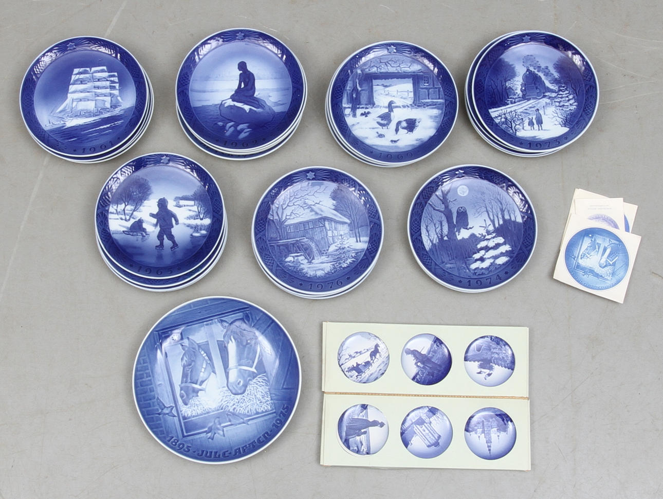 JULTALLRIKAR, 33 delar, Royal Copenhagen samt Bing & Gröndahl.