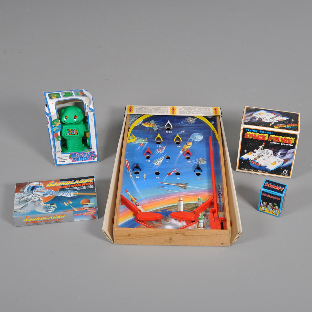 WELTRAUMBEZOGENES SPIELZEUG MIB.