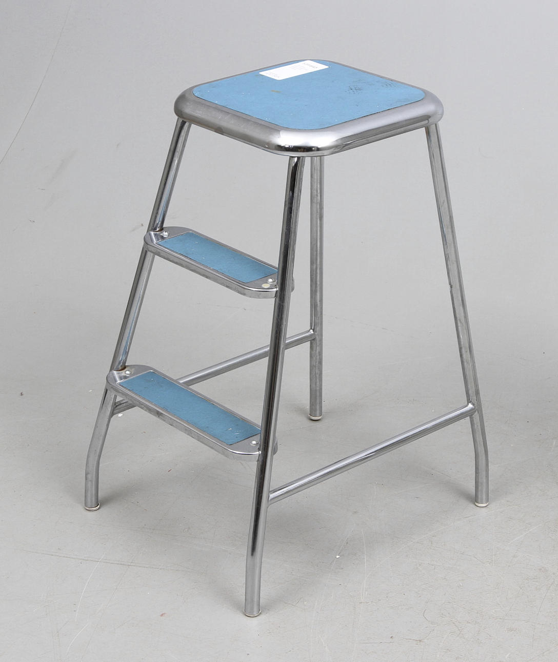 STEGPALL, 1900-talets mitt, Etikettmärkt Lindqvist.