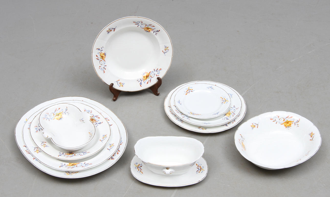 MATSERVIS, 56 delar, med dekor av blommor, Gustavsberg, 1900-tal.