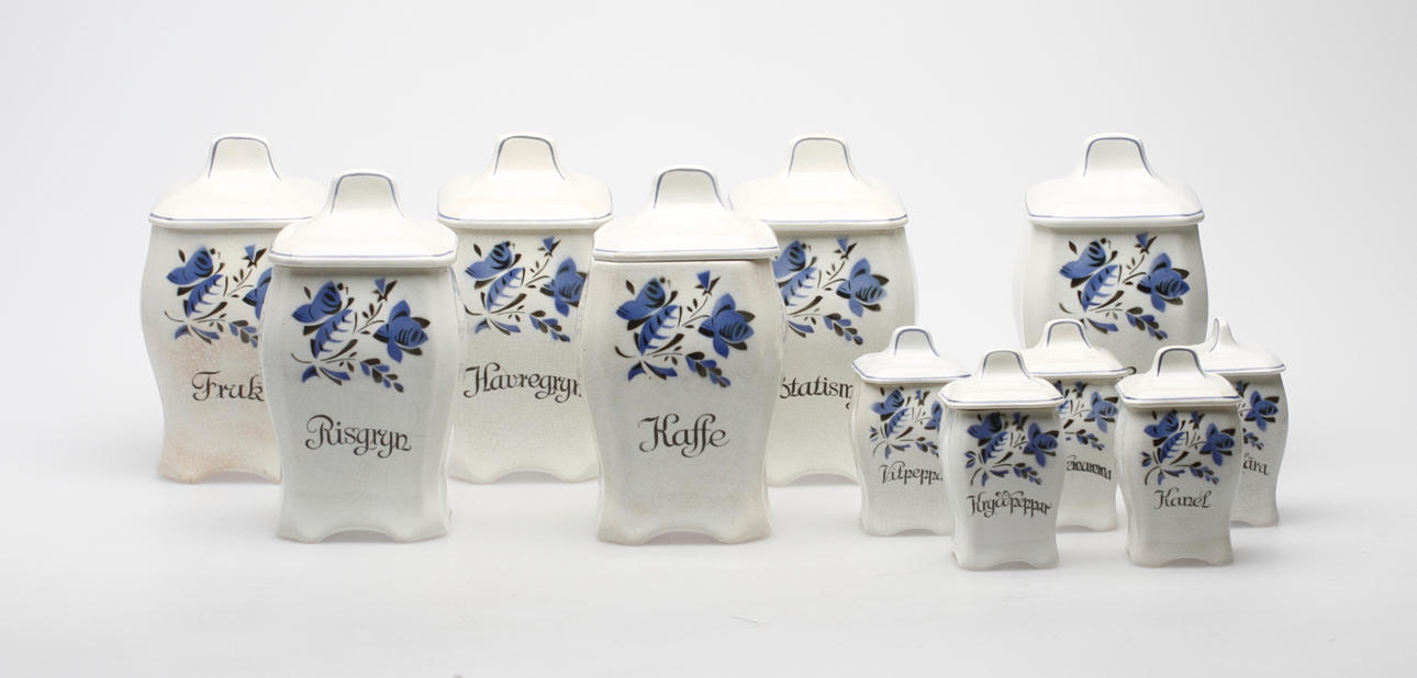 SPECERI- samt KRYDDBURKAR, 11 delar, "Elsa", Gefle.