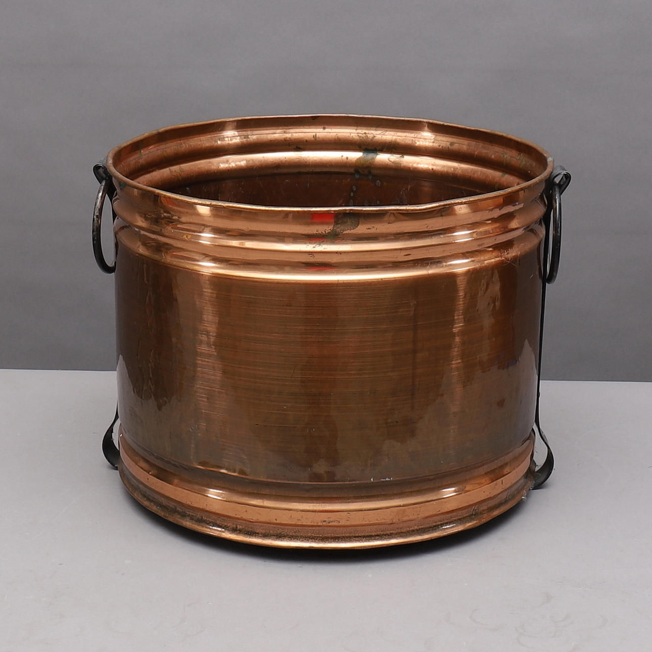 COPPER POT, 1900s.