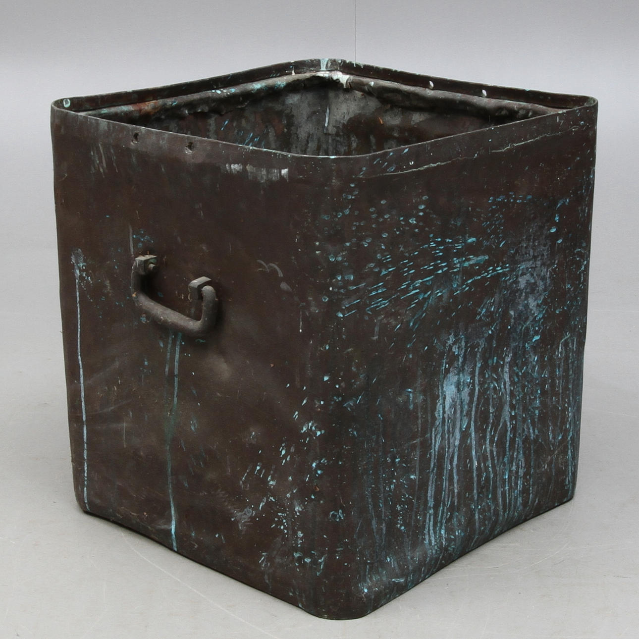 KOPPARKÄRL med hänklar, 1800/1900-tal.