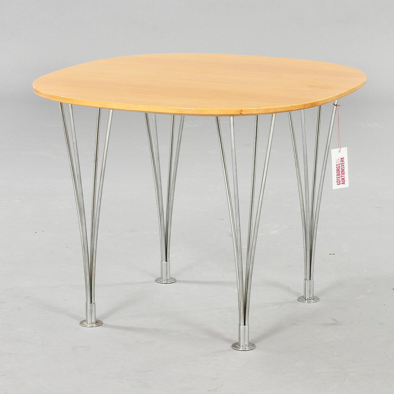 BORD, "Supercirkel", Bruno Mathsson och Piet Hein, 1900-tal.