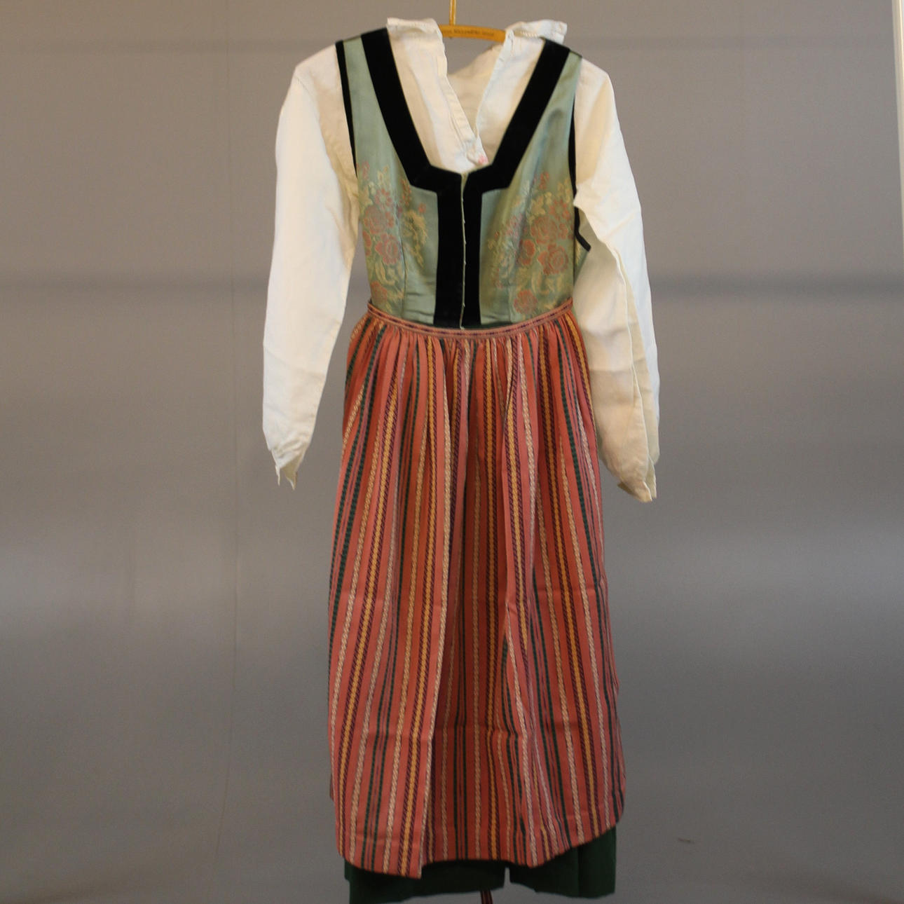 DISTRICT COSTUME/VOLK COSTUME Hackfleisch- und Zuckergussbezirk.