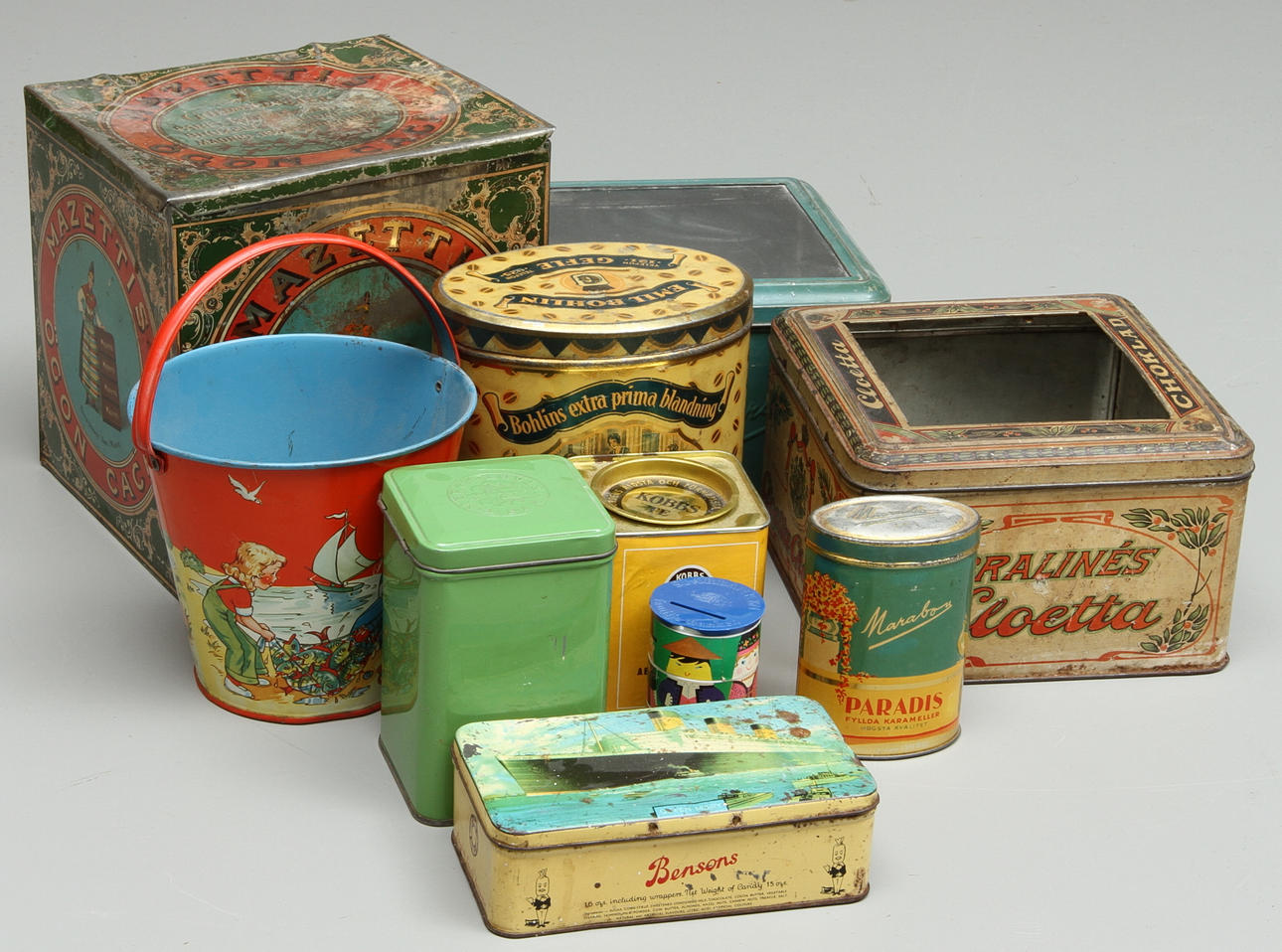 PLÅTBURKAR 8 st, Bla Mazetti, Cloetta mm. 1900-tal.