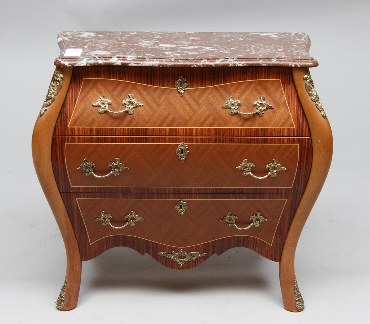 BYRÅ med stenskiva, rokokostil, 1900-tal.