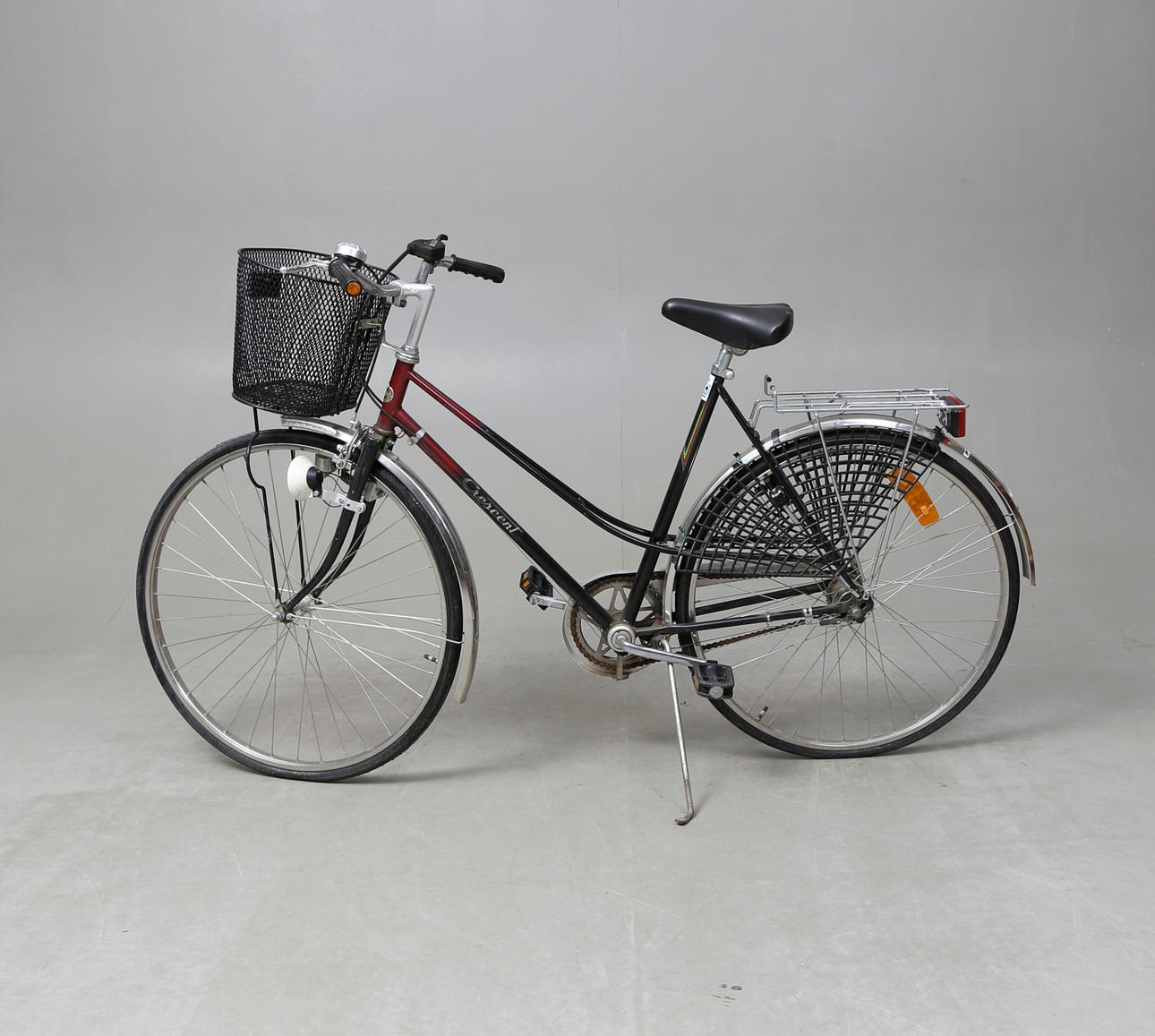 NAISTEN PYÖRÄ, Crescent.