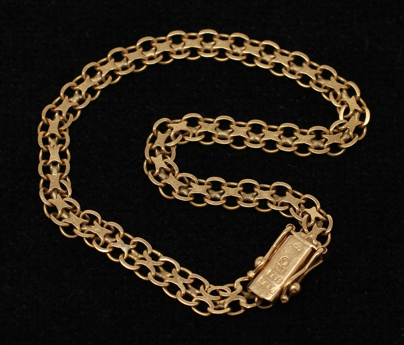 ARMBAND, 18k guld. Vikt 7,4g.