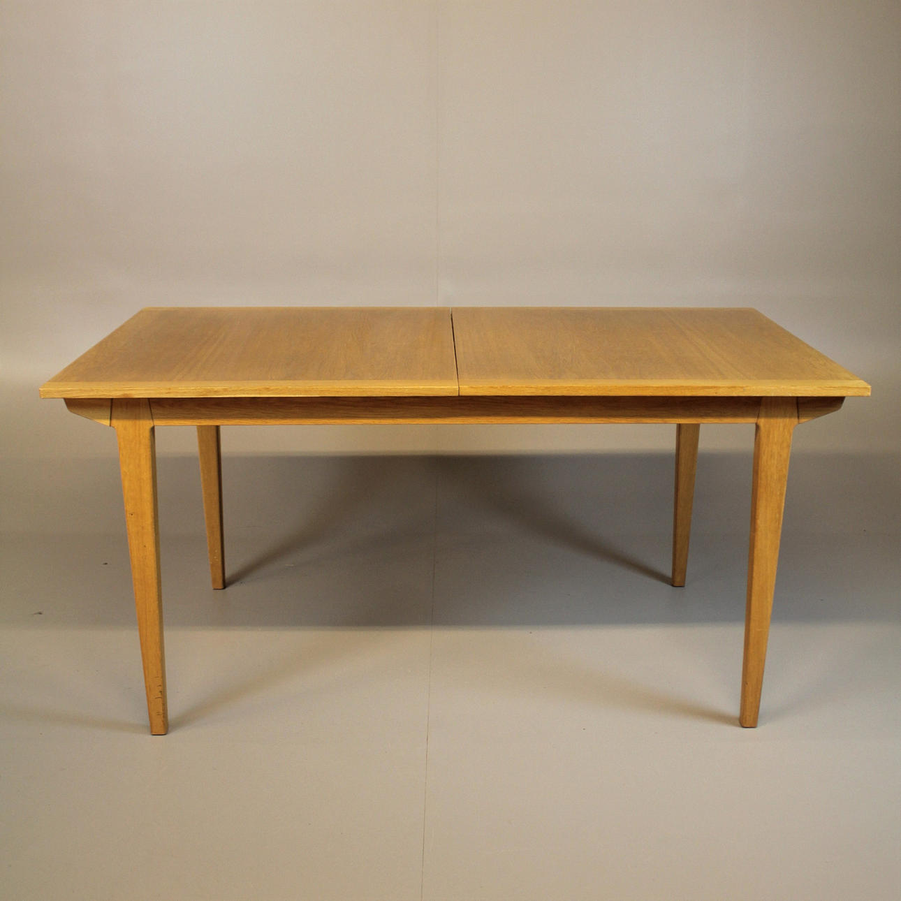 ERIK WÖRTZ. ESSTISCH, ek. „Wolfsinsel“ IKEA.